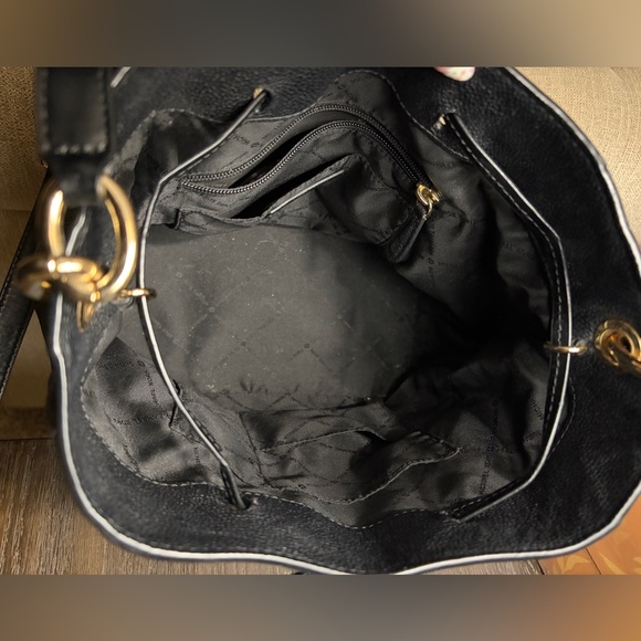 Michael Kors Black Pebbled Leather with Suede Trim Crossbody Bucket Bag EUC - Picture 13 of 16